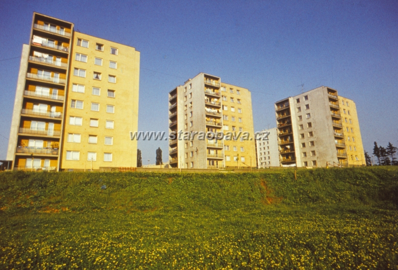 nerudova (12).jpg - Panelové domy na Nerudové ulici v 70.letech 20.století.
